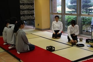 写真：お茶会の様子