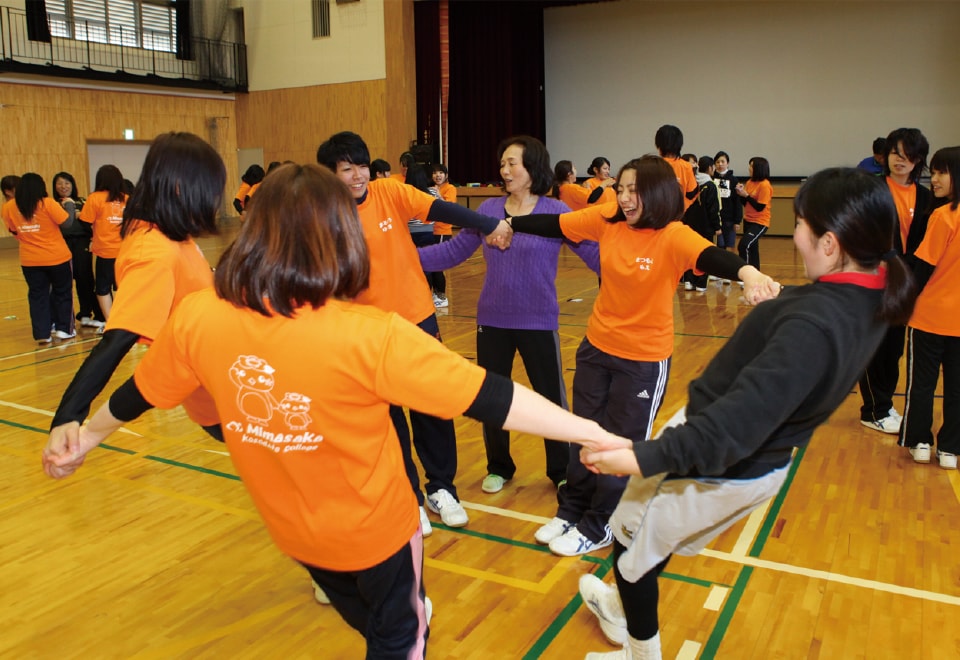 写真:幼児体育の授業の様子