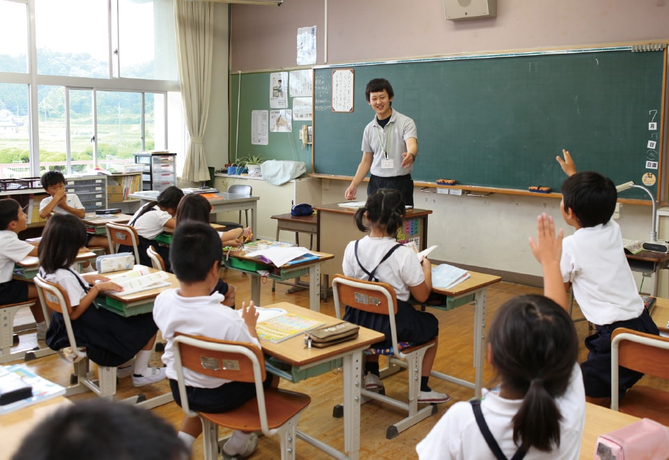 写真:教職実践演習。小学校での授業の様子