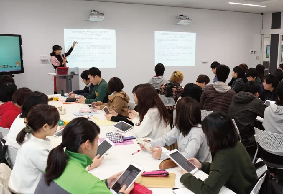 写真:福祉についての授業の様子