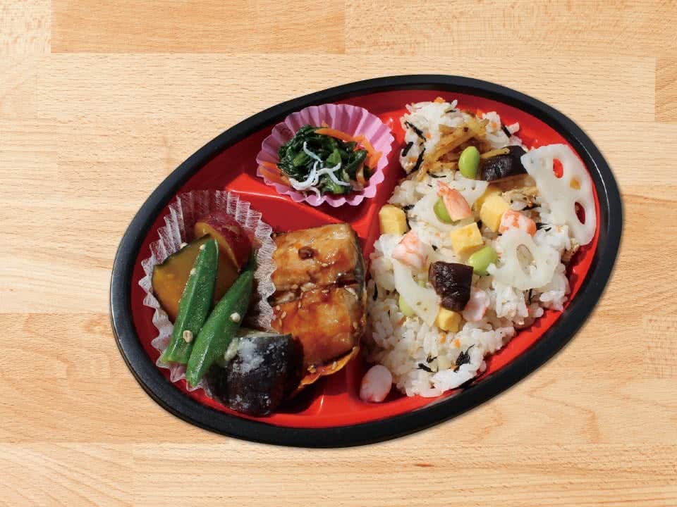 2015年 最優秀賞(寿司部門)
20品目の華咲きちらし弁当