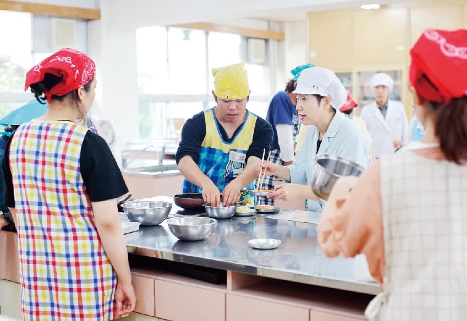 写真:調理実習の様子
