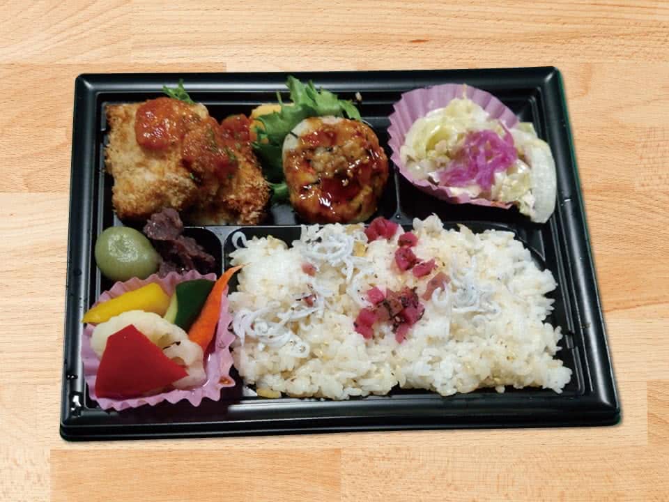 2016年 優秀賞(ヘルシー部門)
かみかみサラダと塩麹鶏のオーブン焼Bento
