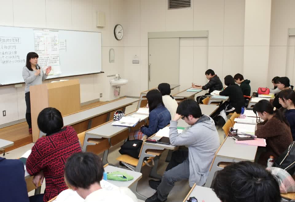 写真:障害者に対する支援と障害者自立支援制度の授業の様子