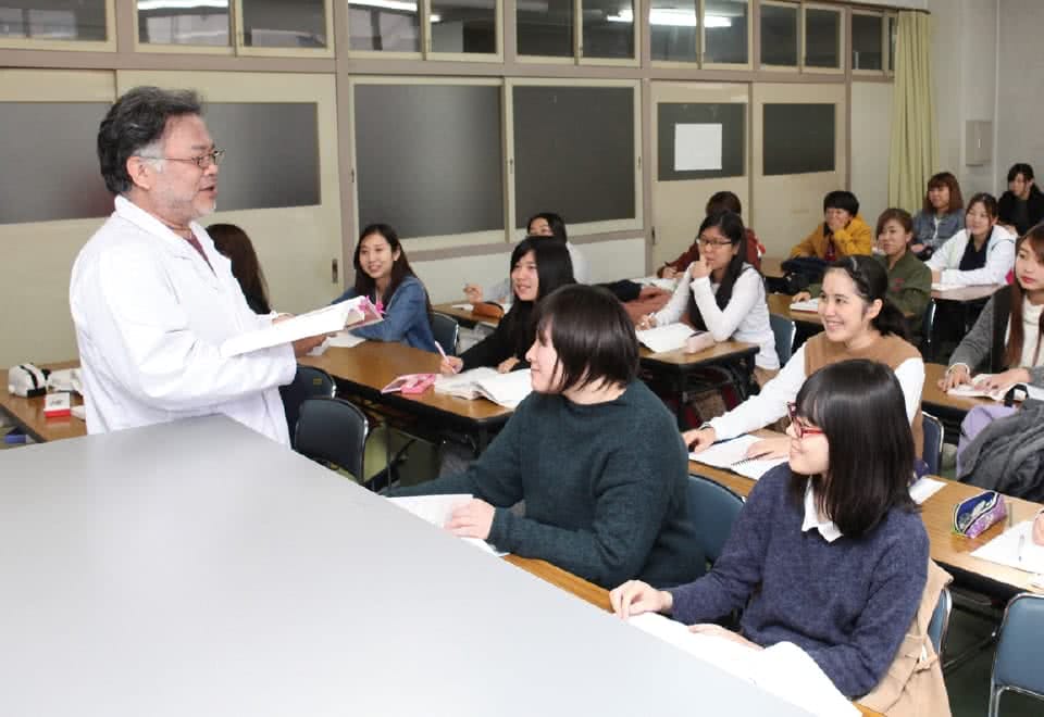 写真:人体構造学の授業の様子