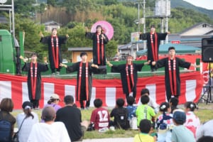 踊りの様子