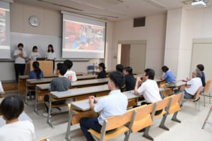 報告会の様子