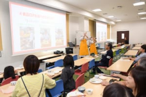 もったいないマルシェの様子