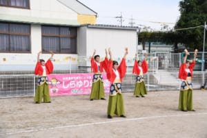 しらゆりマルシェの様子