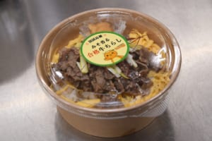ちらし寿司提供の様子