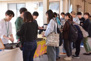 すまいるかんぱにーの様子