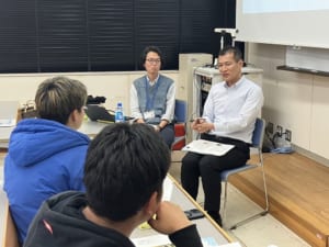松尾ゼミ勉強会風景