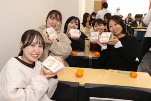 振舞われる様子